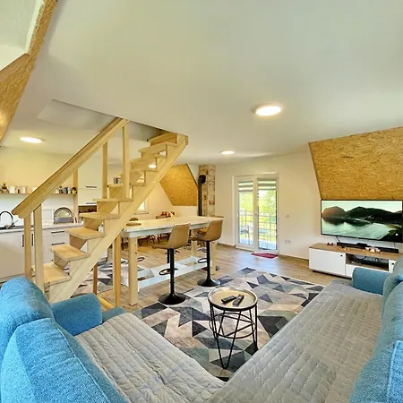 Planinska Kuca Kosutic * Tusila